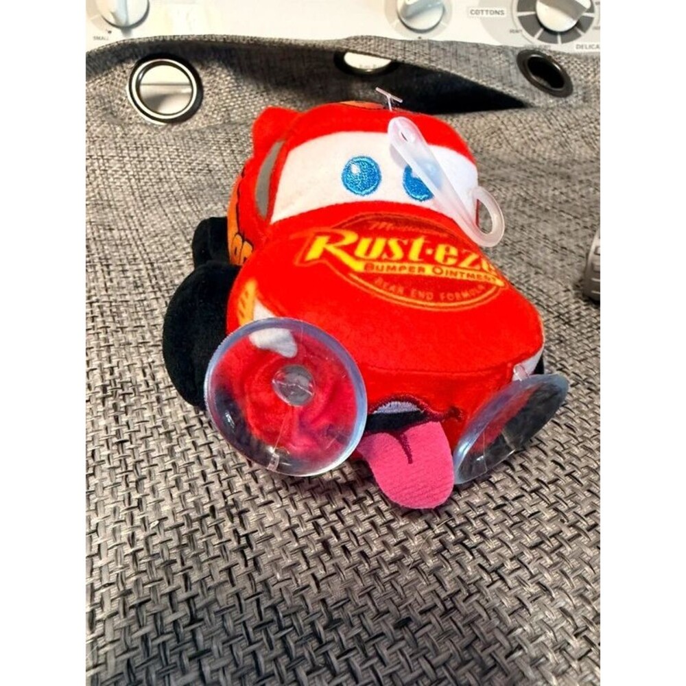 Disney Store Pixar Cars Lightning McQueen Plush Window Hanger